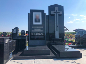 Уникальные надгробия из бронзы,  мрамора,  гранита и стеклопластика #1737936