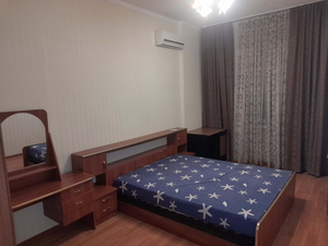 Аренда большая (80 кв.м.) 2 комн. кв-ра,  ЖК 