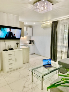 Продаю 2-комн. кв-ру с евроремонтом,  мебелью,  техникой,  м. Олимпийская  #1738494