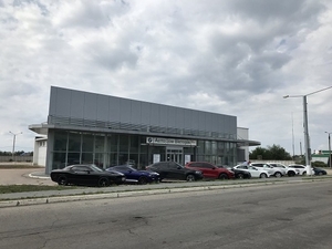 Автосалон в Луганске ул. 26 Бакинских Комиссаров 117а. #1738192