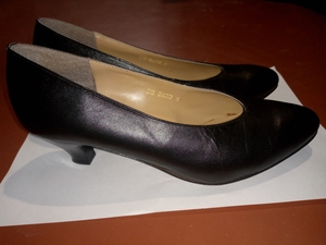 Туфли черные б/у на каблуке-рюмочка #1738792