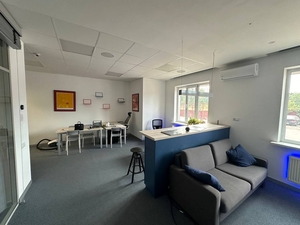 Продаж приміщення 61м2 під офіс/студію/магазин,  вул Жабаєва 22,  БЕЗ % #1740143