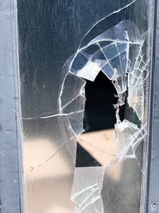 Чим краще заклеювати вікна від вибухової хвилі #1741711