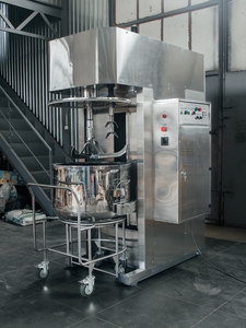  Організація продає змішувач для харчової та фармацевтичної промисловості #1743332