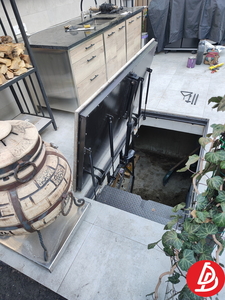 Автоматичний люк невидимка для комори. 