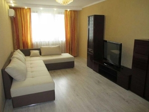 Сдам 2-х кiмн. кв-ру в центрi по вул. Першотравнева 5800грн/міс #1744283