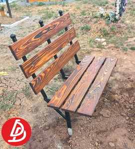 Стіл на цвинтарі з модрини. #1744689