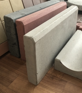 Бордюр тротуарний садовий вібролітий #1745079