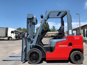 Вилочный автопогрузчик Nissan на 2.5 тонны,  на больших 12 колесах #1744894