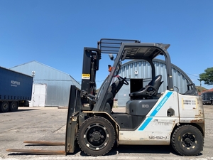 Вилковий автонавантажувач TCM на 3 тонни на великих 15 колесах пневмо #1744900