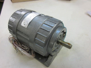 Двигатель АВ-042-2МУ3,  электродвигатель асинхронный АВ-042-2МУЗ  #1746802