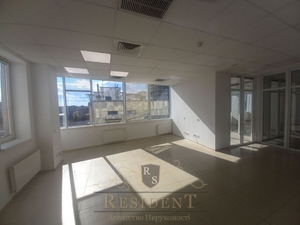 Офіс в центрі міста (Глінкі 1)  Оренду офісу рівень класу