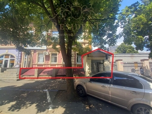 Оренда приміщення в центрі міста. Червона лінія,  окермий вхід.  #1747063