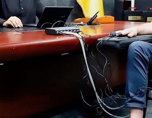 Расследование кражи с помощью детектора лжи #1748080