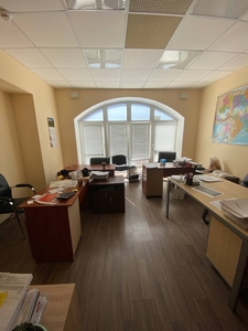 Лікарня на Гагаріна,  з орендарями Сучасне,  гарне приміщення (2007 рік) #1747226