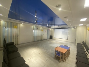 Продам Магазинпослуги на Червоній лінії з окремим входом.  Район медучилища #1747057