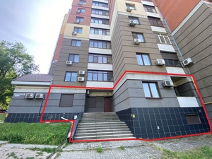 Продам офісмагазин в центрі міста. 1 поверх з окремим входом на червоній лінії  #1747021