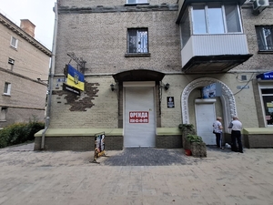 Приміщення на червоній лінії з окремим входом на 152 дивізії 4.  #1747035