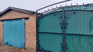 Дом 110 кв.м. с участком в удобном р-не,  гараж с ямой,  высокий забор,  охрана,  ко #1751326