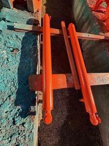 Гидроцилиндры подьема мачты на буровую установку УГБ 50  #1739293